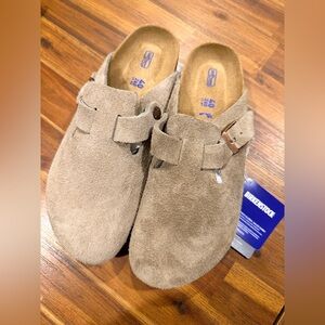 Birkenstock Taupe Suede Clog with Buckle - Size 40 L9/M7